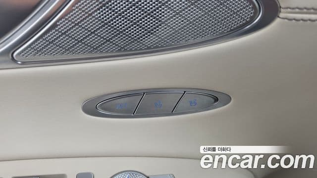 Genesis GV70 2021 — ფოტო 7/32