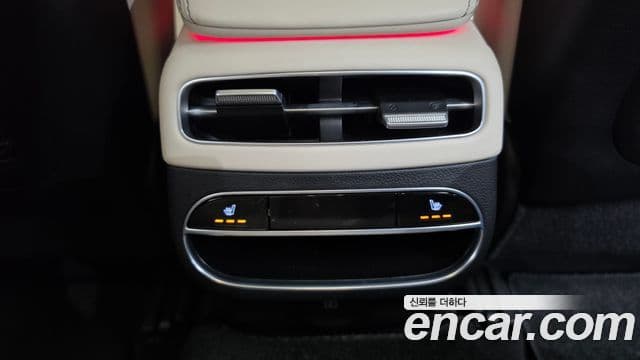 Genesis GV70 2021 — ფოტო 15/32