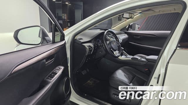 Lexus NX300h 2019 — ფოტო 3/20