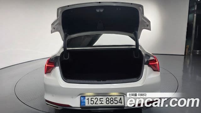 Kia K8 2022 — Şəkil 18/33