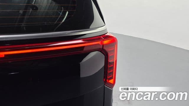 Kia Carnival 2024 — Şəkil 31/35