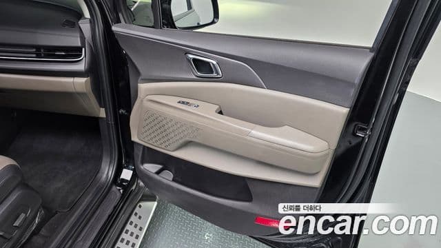 Kia Carnival 2024 — Şəkil 30/35