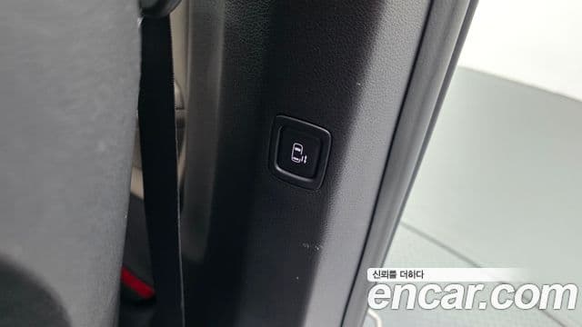 Kia Carnival 2024 — Şəkil 28/35