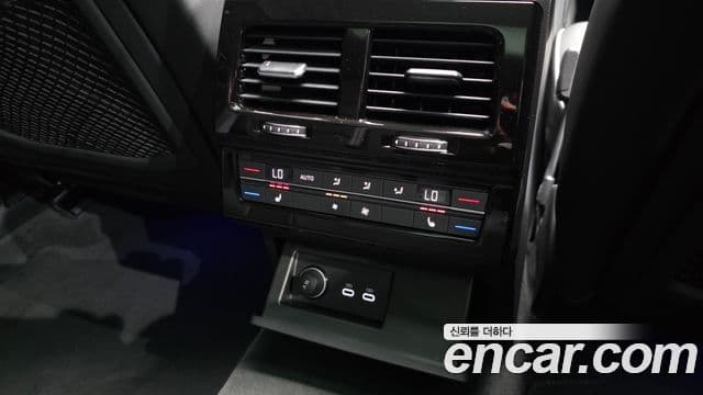 Volkswagen Touareg 2025 — Photo 29/41