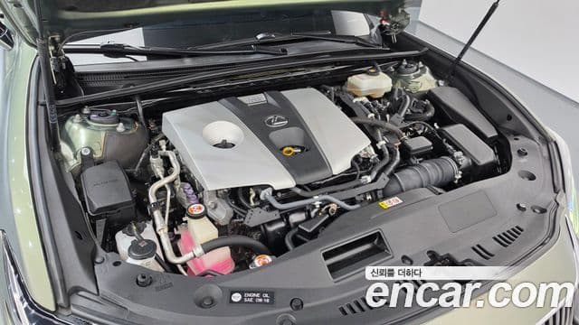 Lexus ES300h 2018 — Photo 11/20