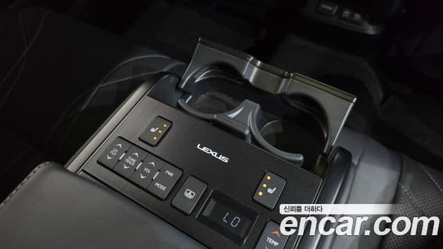 Lexus ES300h 2018 — Photo 12/20
