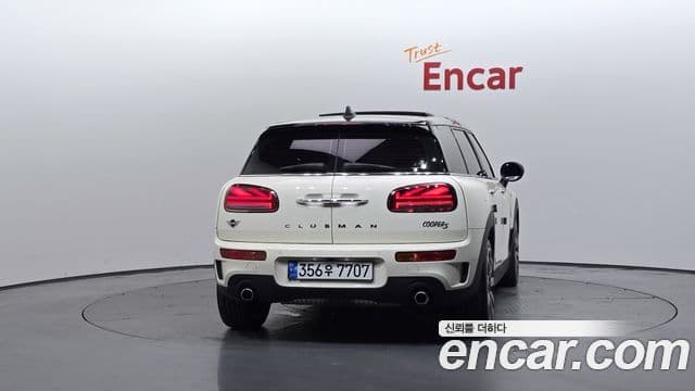 Mini Cooper S Clubman 2020 — Фото 4/20