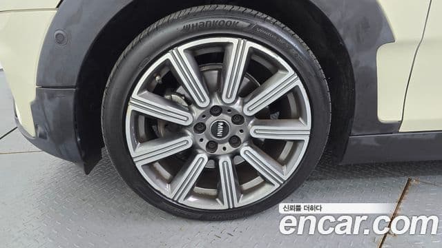 Mini Cooper S Clubman 2020 — Фото 5/20