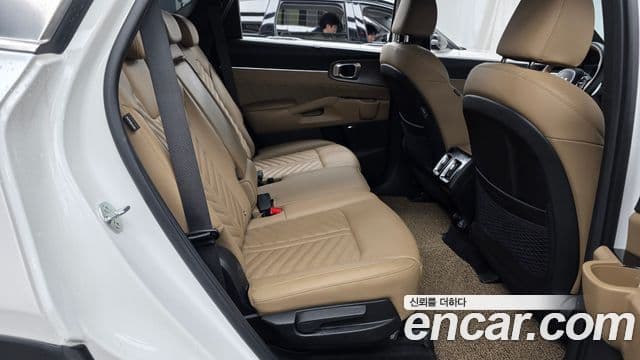 Kia Sorento 2024 — Фото 11/20