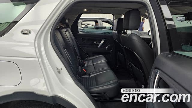 Land Rover Discovery Sport 2020 — Фото 11/20