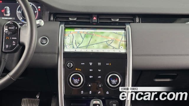 Land Rover Discovery Sport 2020 — Фото 17/20