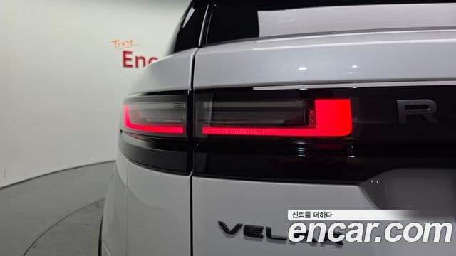 Land Rover Range Rover Velar 2026 — Фото 19/20