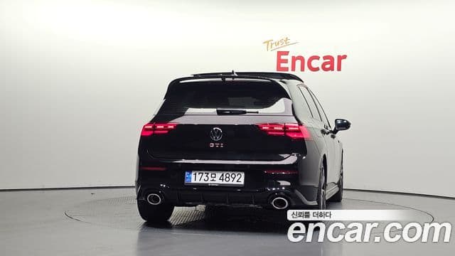 Volkswagen Golf 2024 — Photo 18/20