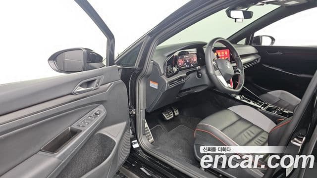 Volkswagen Golf 2024 — Photo 7/20