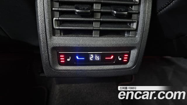Volkswagen Golf 2024 — Photo 3/20