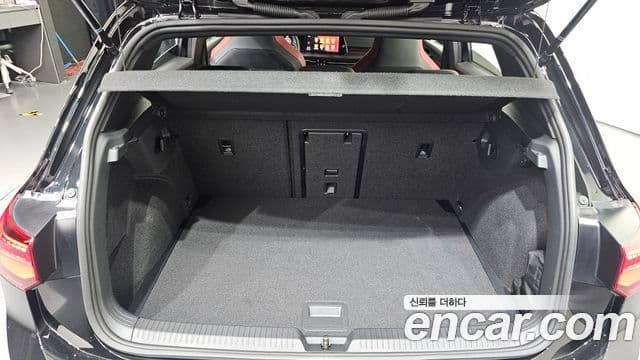 Volkswagen Golf 2024 — Photo 16/20