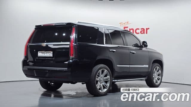 Cadillac Escalade 2018 — Photo 30/36