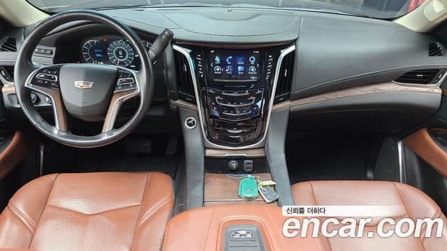 Cadillac Escalade 2018 — Photo 19/36