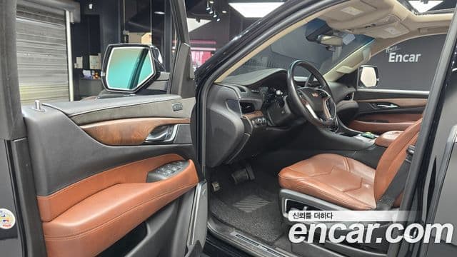 Cadillac Escalade 2018 — Photo 11/36