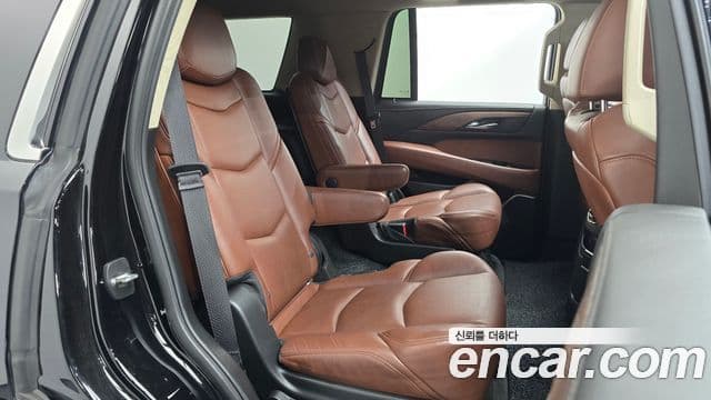 Cadillac Escalade 2018 — Photo 26/36