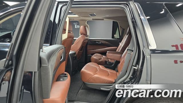 Cadillac Escalade 2018 — Photo 36/36