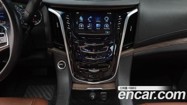Cadillac Escalade 2018 — Photo 4/36
