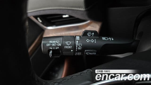 Cadillac Escalade 2018 — Photo 24/36