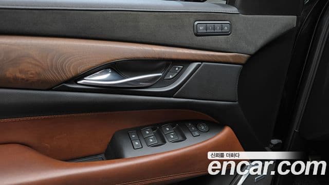 Cadillac Escalade 2018 — Photo 27/36