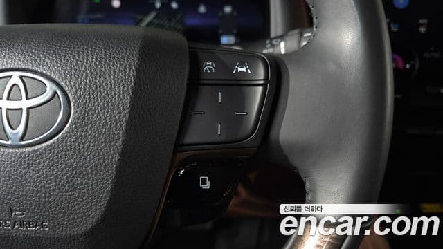Toyota Alphard 2023 — Фото 16/20
