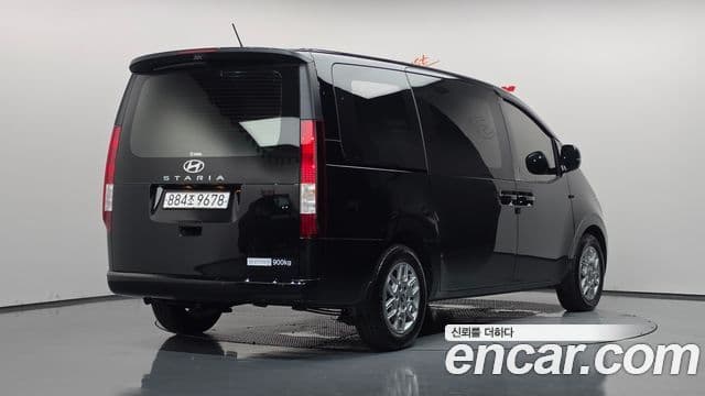 Hyundai Staria 2025 — Фото 2/20