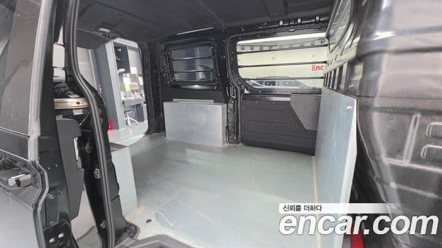 Hyundai Staria 2025 — Фото 11/20
