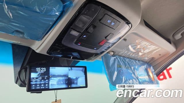 Hyundai Staria 2025 — Photo 10/35