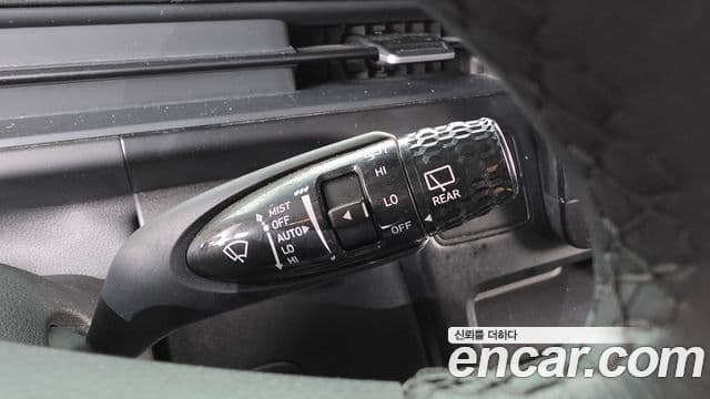 Hyundai Staria 2025 — Photo 33/35