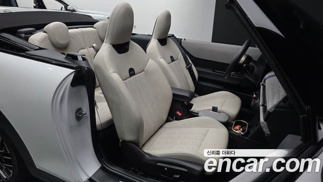 Mini Cooper S Convertible 2025 — Фото 11/20
