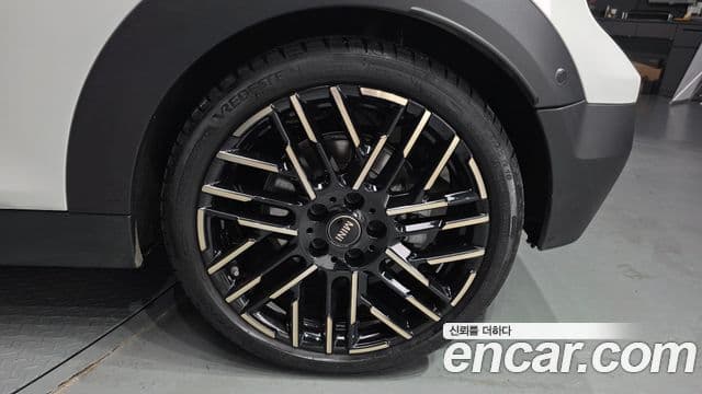 Mini Cooper S Convertible 2025 — ფოტო 25/32