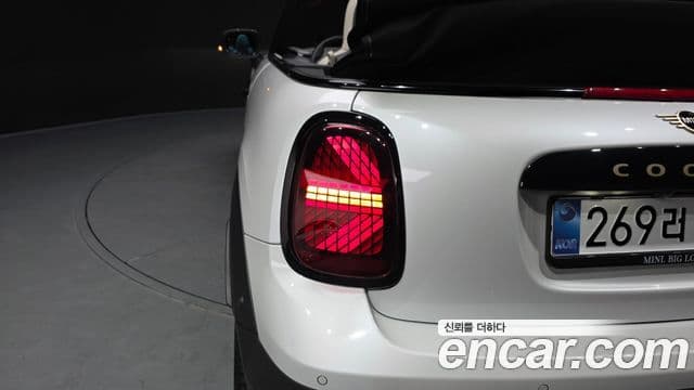 Mini Cooper S Convertible 2025 — ფოტო 29/32
