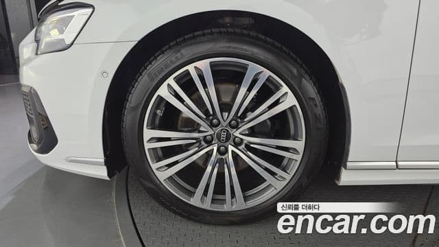 Audi A8 2023 — Şəkil 13/20