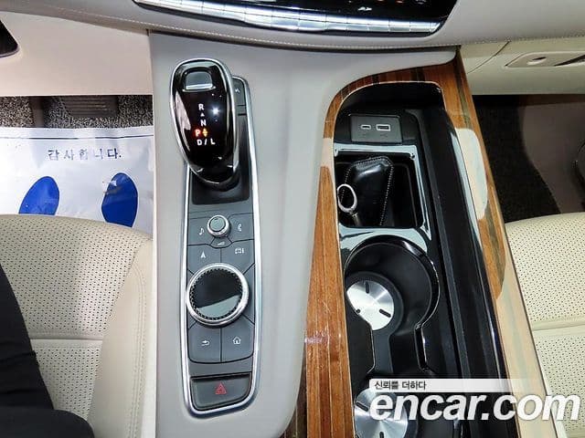 Cadillac Escalade 2021 — ფოტო 8/20