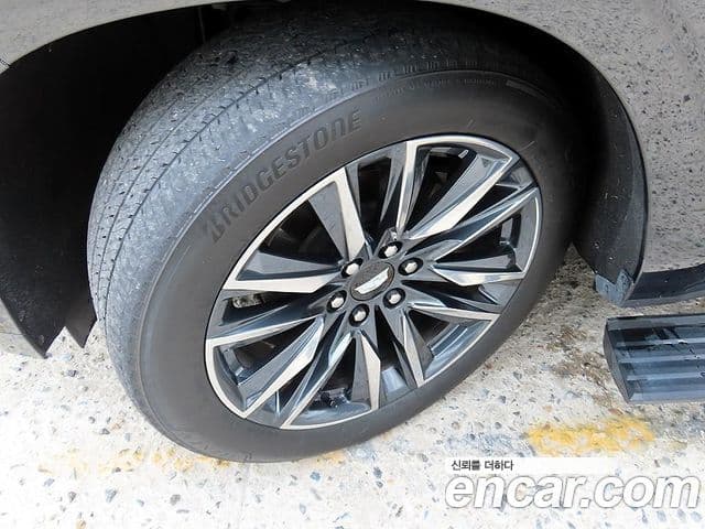 Cadillac Escalade 2021 — ფოტო 20/20