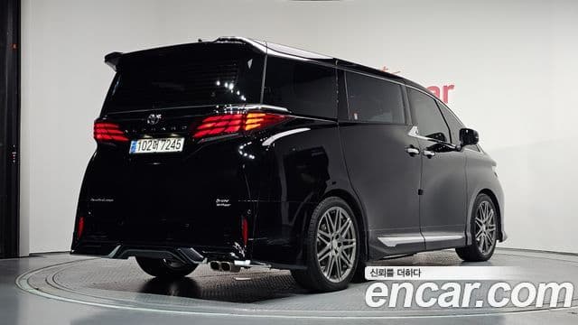 Toyota Alphard 2023 — Фото 2/20