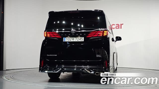 Toyota Alphard 2023 — Фото 4/20