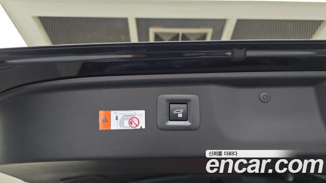 Toyota Alphard 2023 — ფოტო 37/38