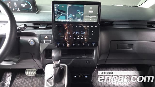 Hyundai Staria 2025 — Фото 13/20