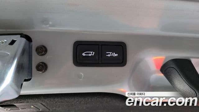 Hyundai Staria 2025 — Фото 17/20