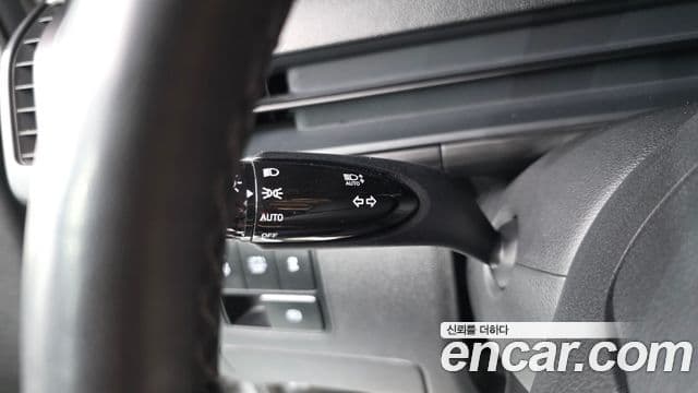 Hyundai Staria 2025 — Photo 3/33