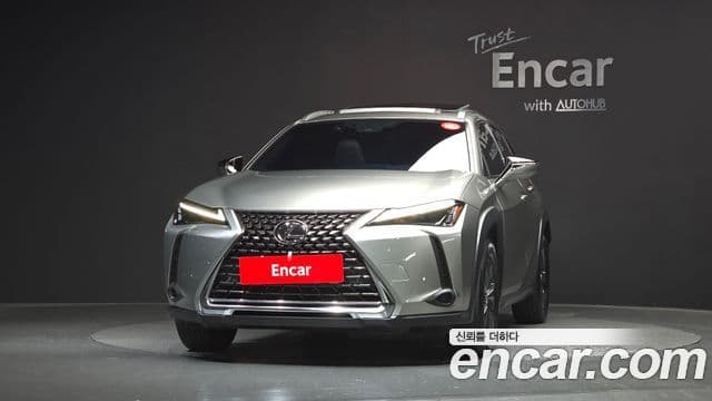 Lexus UX250h 2023 — Фото 3/20