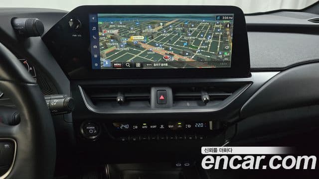 Lexus UX250h 2023 — Фото 13/20