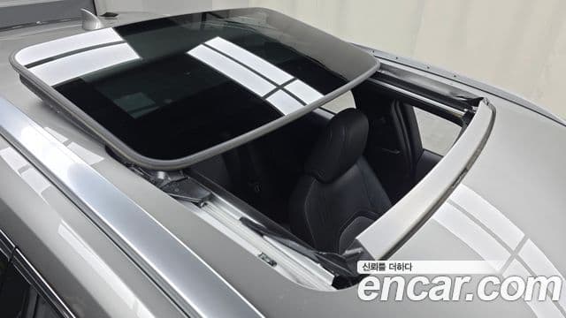 Lexus UX250h 2023 — Фото 18/20