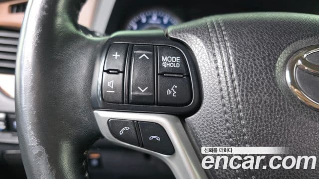 Toyota Sienna 2018 — Şəkil 23/30