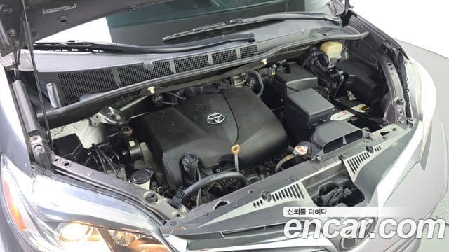 Toyota Sienna 2018 — Şəkil 30/30